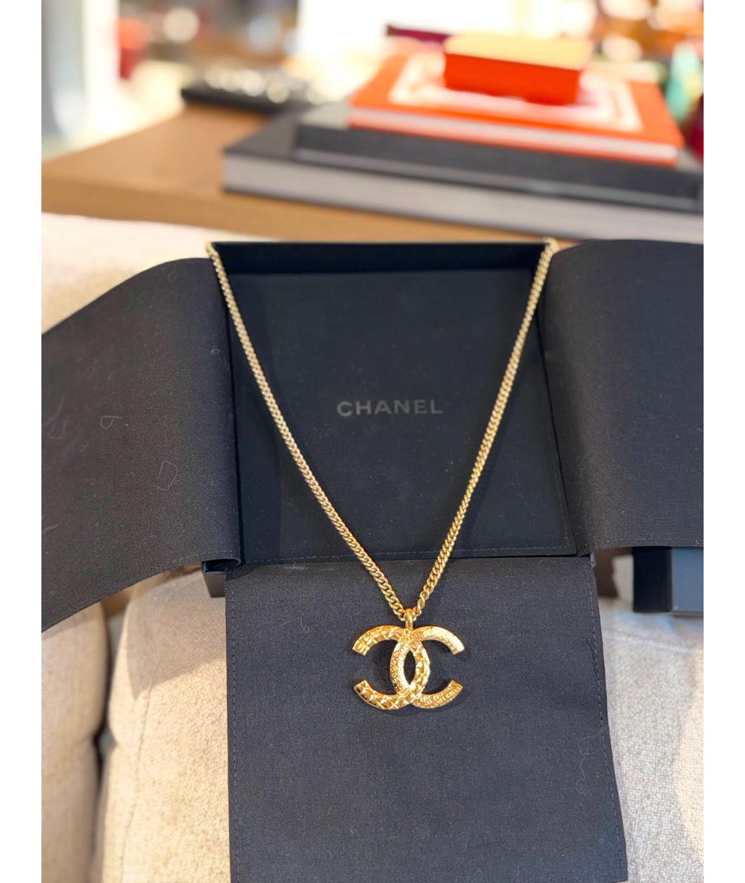 CHANEL Золотая металлическая подвеска, фото 4