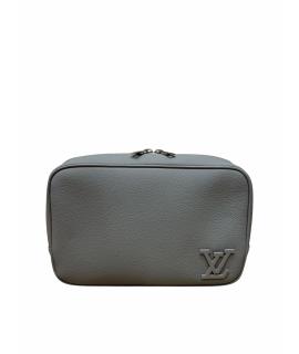 LOUIS VUITTON Косметичка