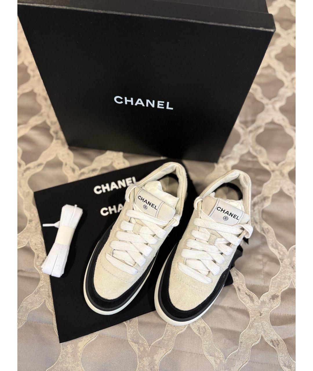 CHANEL Серые замшевые кеды, фото 3