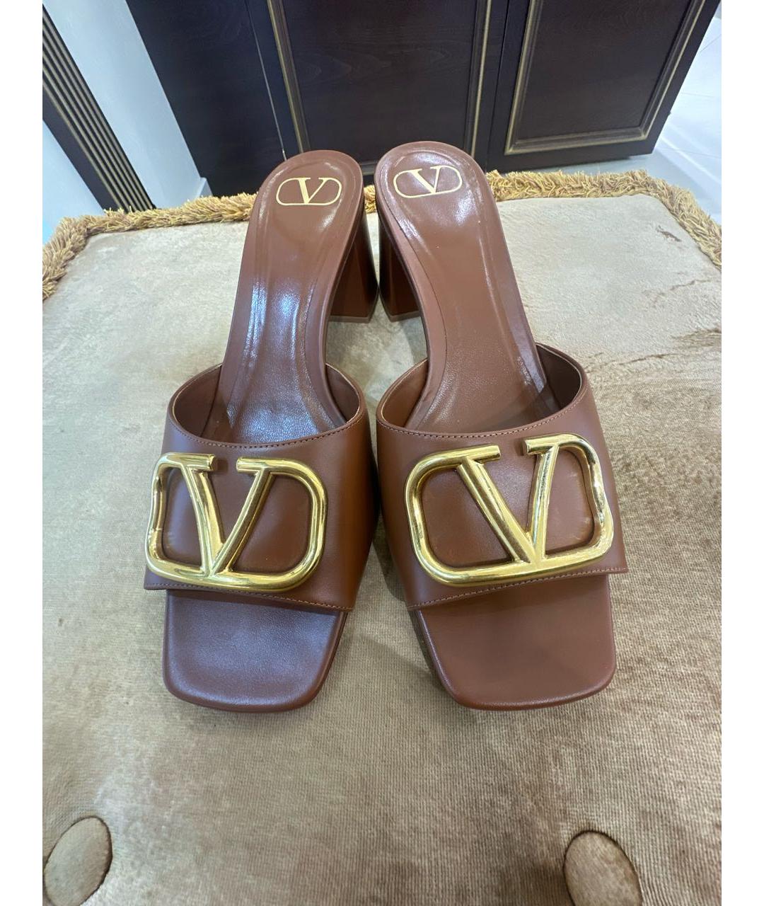 VALENTINO Коричневые кожаные мюли, фото 2