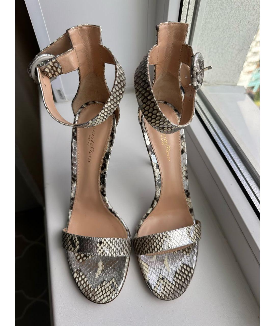 GIANVITO ROSSI Серебряные босоножки из кожи питона, фото 2