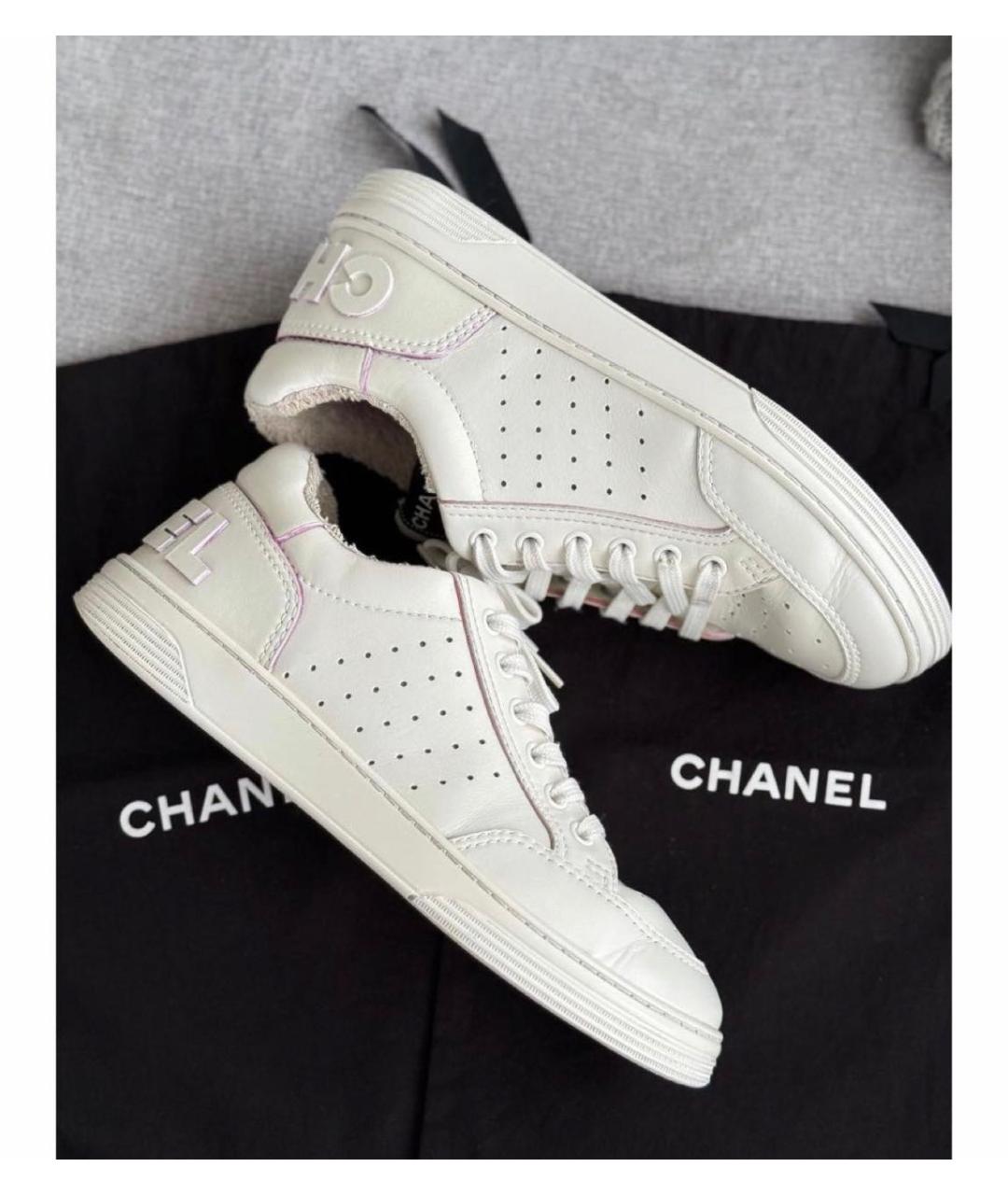 CHANEL Белые кожаные кроссовки, фото 3