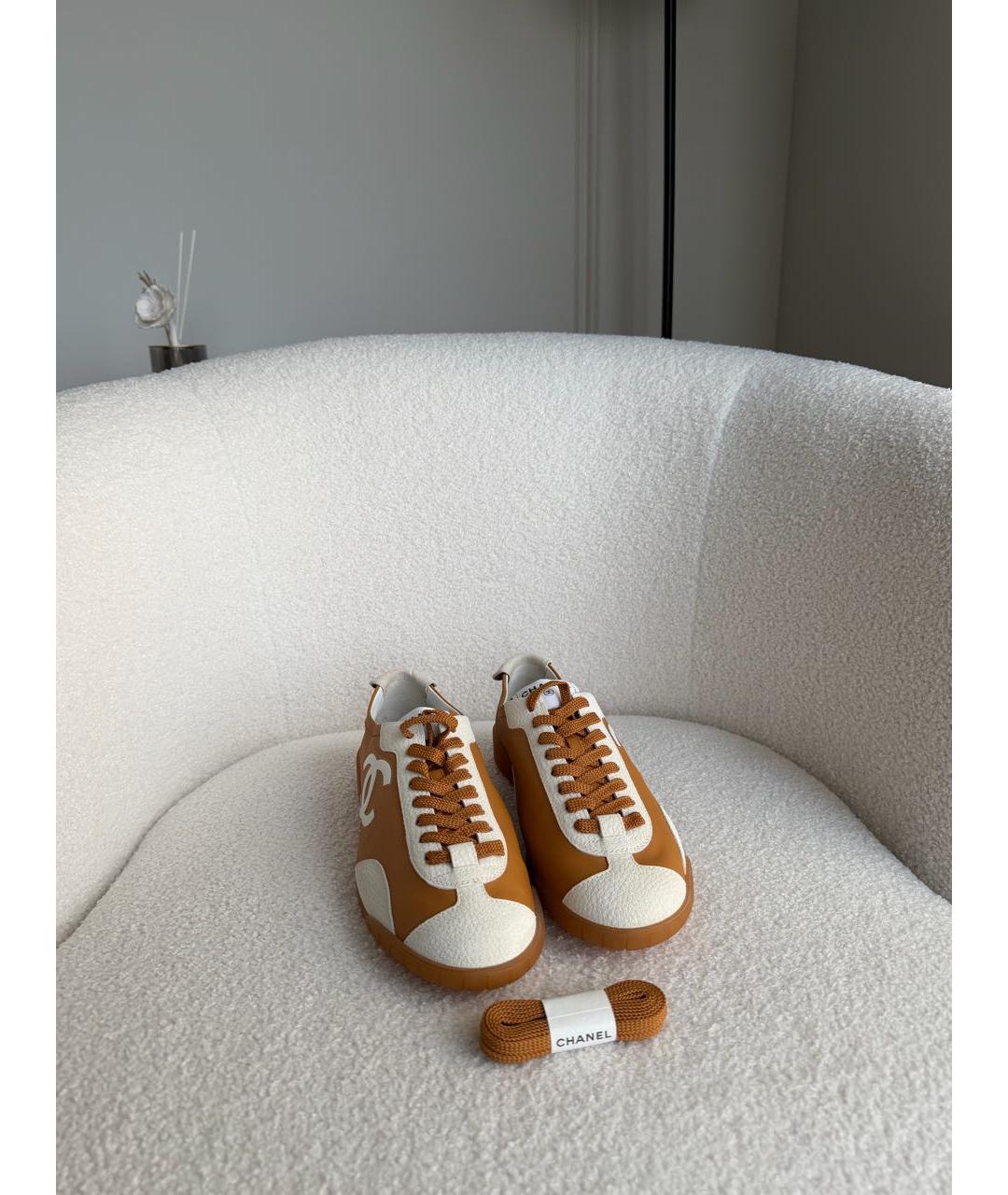 CHANEL Оранжевые кожаные кроссовки, фото 2