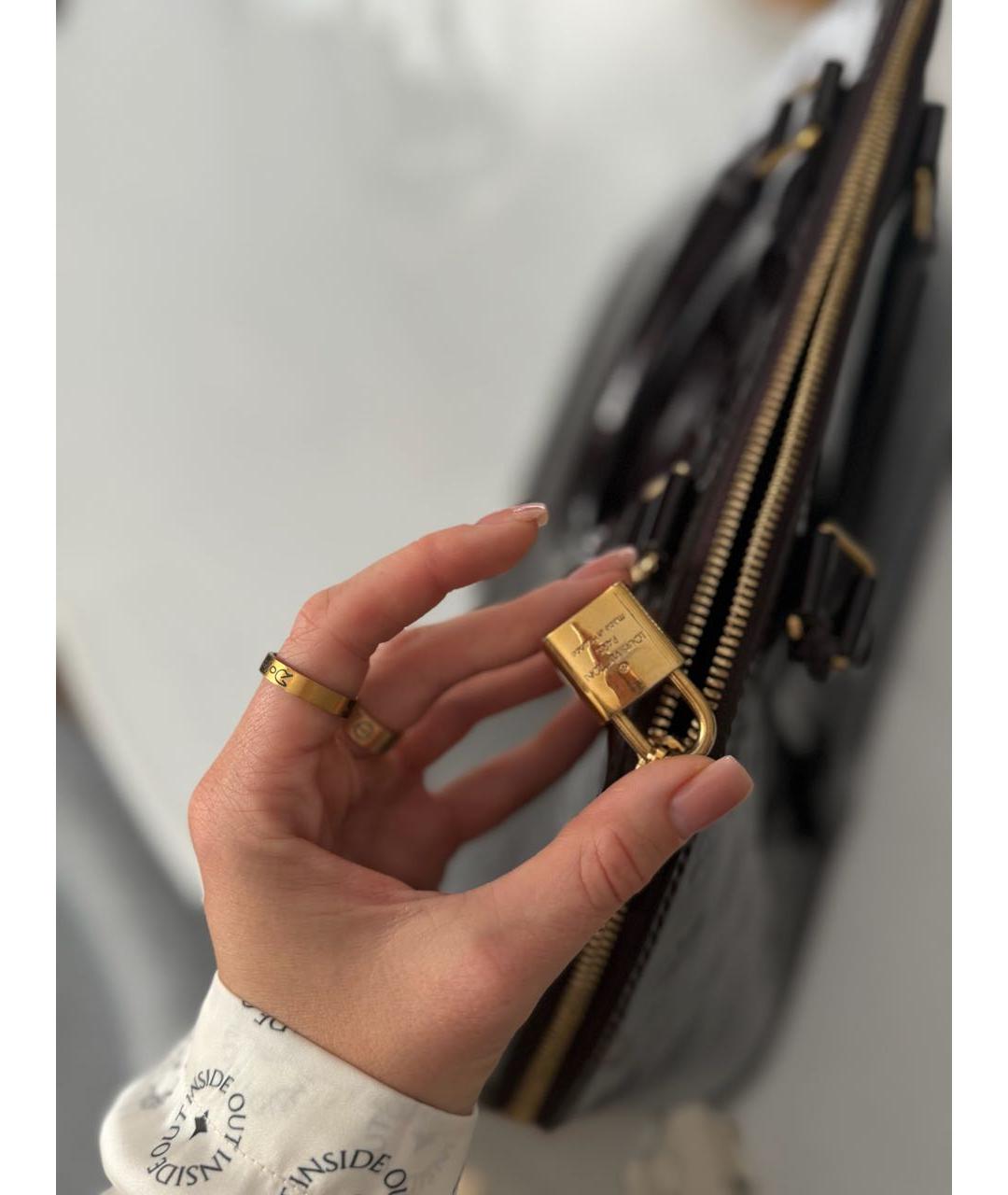 LOUIS VUITTON Бордовая сумка с короткими ручками из лакированной кожи, фото 6