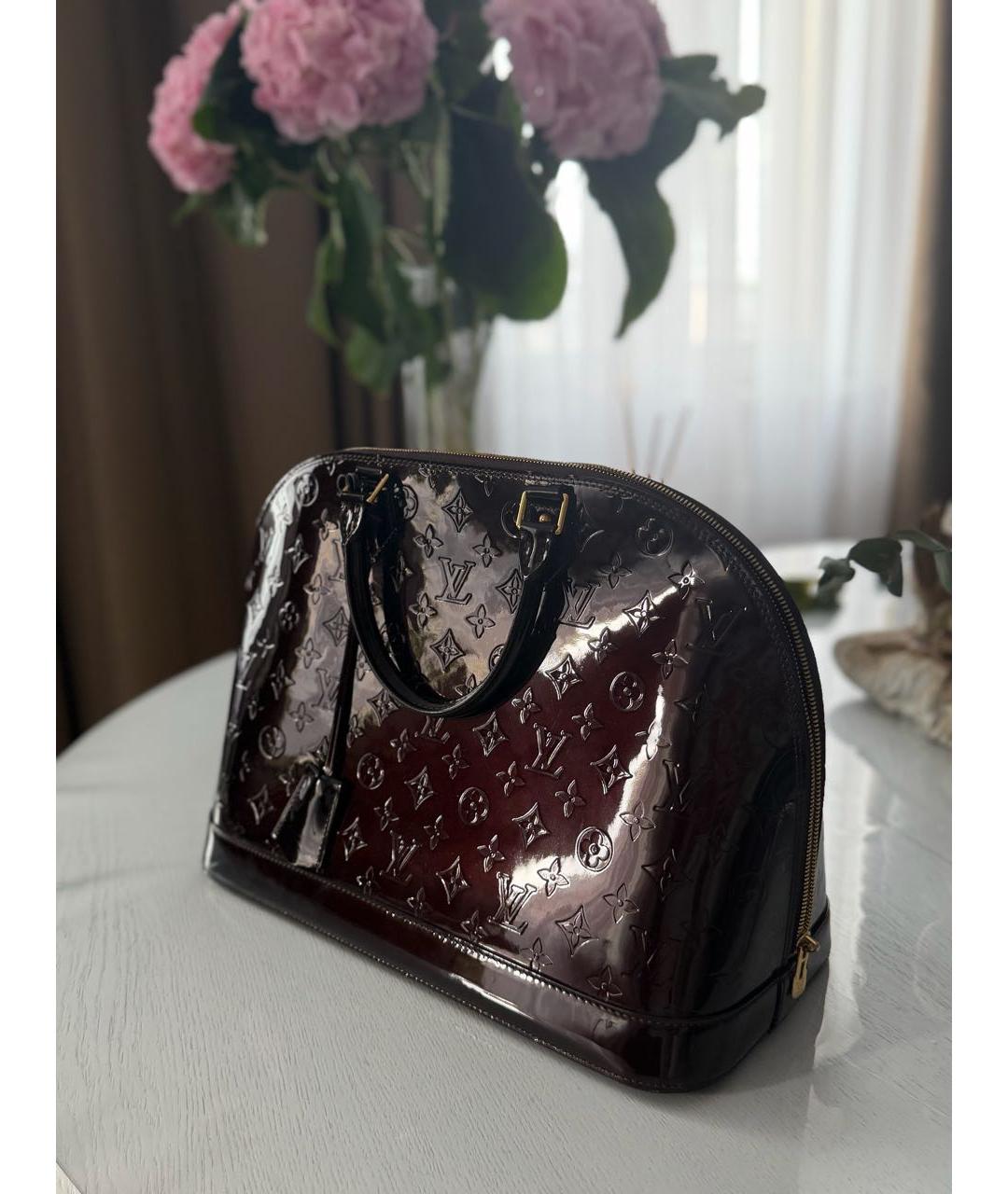 LOUIS VUITTON Бордовая сумка с короткими ручками из лакированной кожи, фото 2