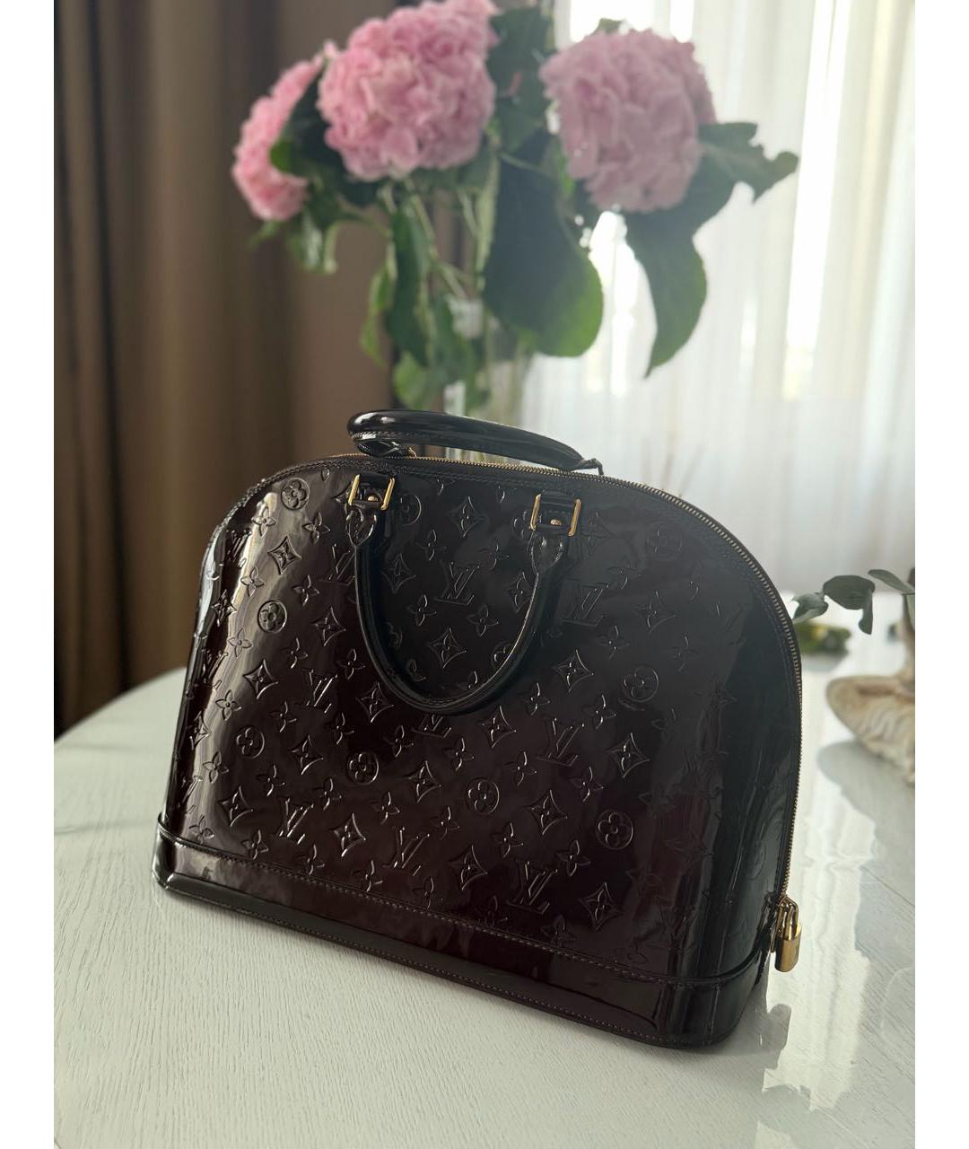 LOUIS VUITTON Бордовая сумка с короткими ручками из лакированной кожи, фото 3