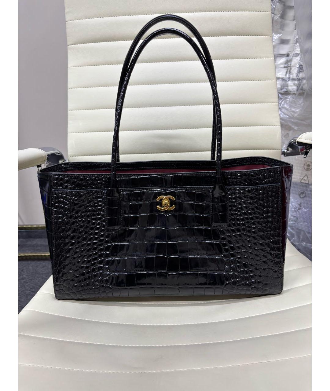 CHANEL Черная кожаная сумка тоут, фото 4