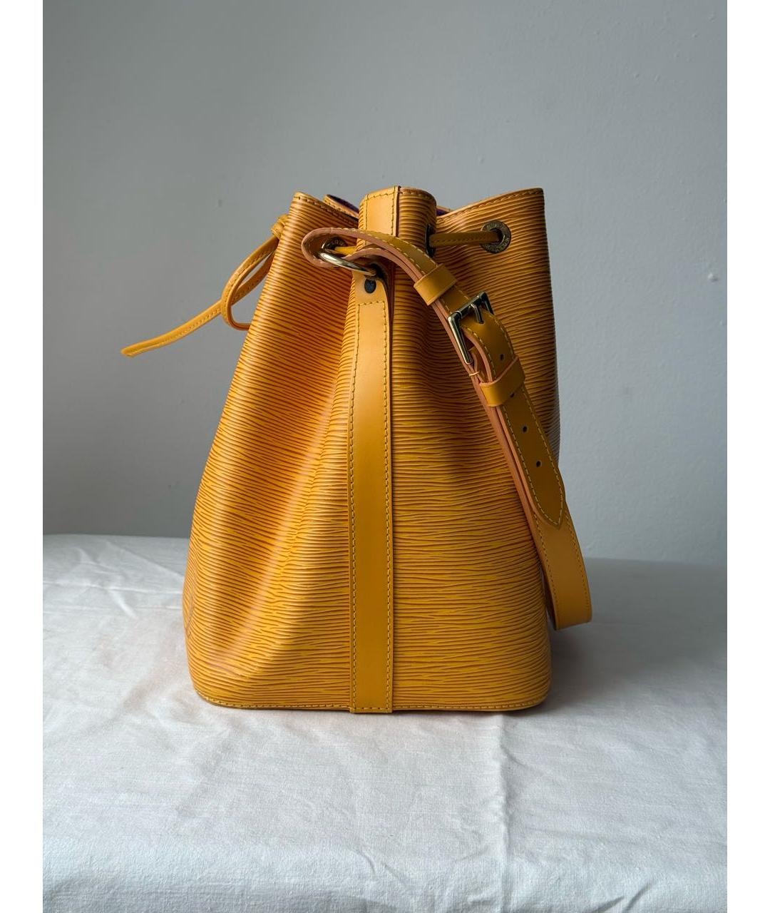 LOUIS VUITTON Горчичная кожаная сумка через плечо, фото 2
