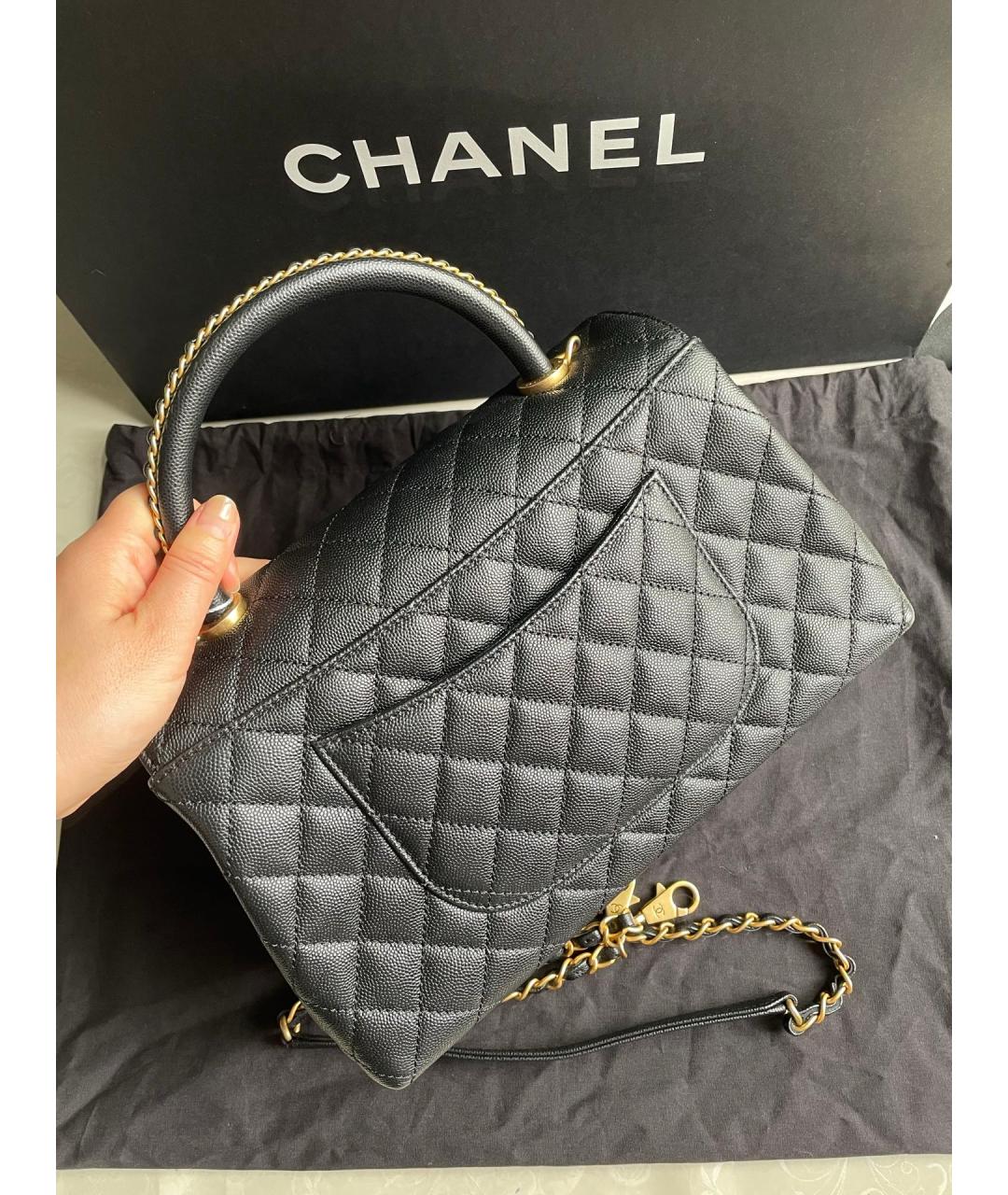 CHANEL Черная кожаная сумка с короткими ручками, фото 3