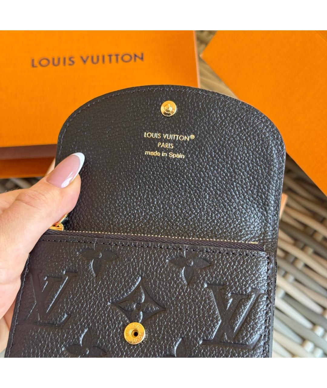 LOUIS VUITTON Черный кожаный кошелек, фото 6