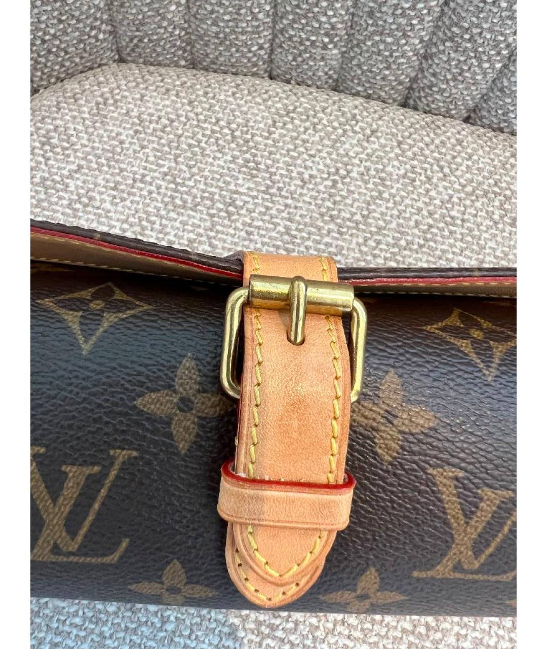 LOUIS VUITTON Коричневый брелок, фото 5
