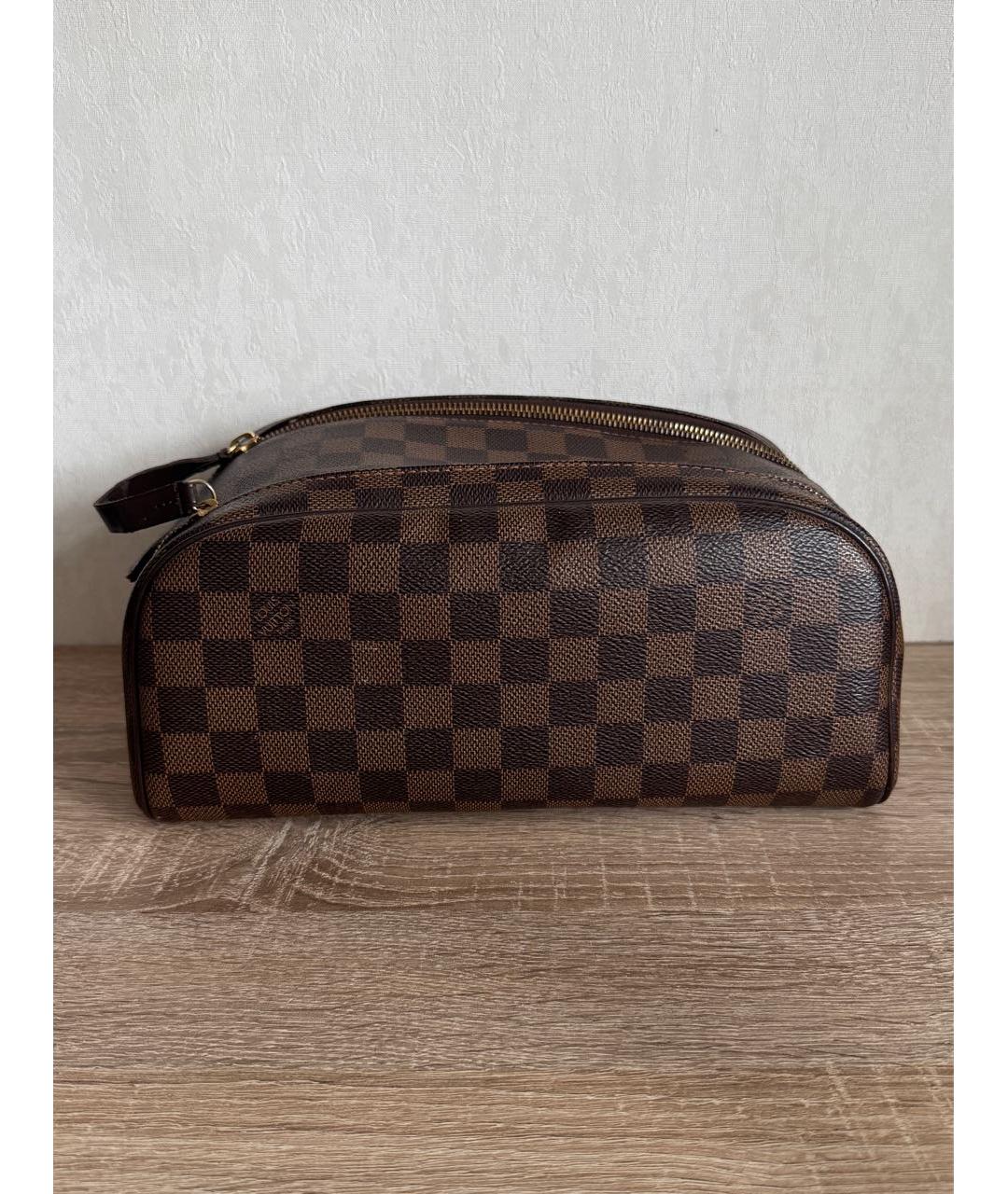 LOUIS VUITTON Косметичка из канвы, фото 9