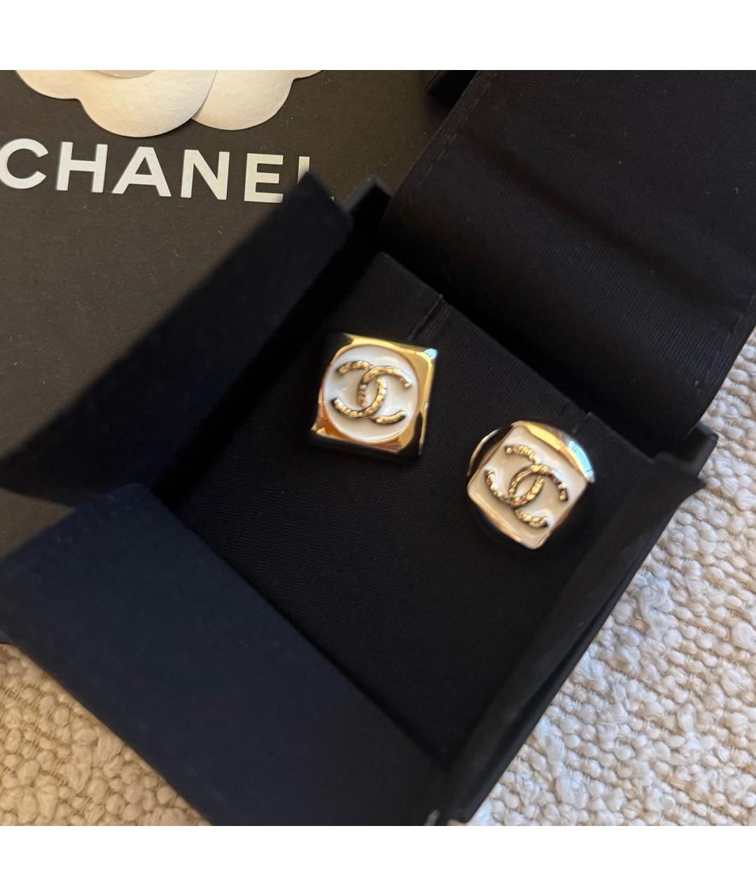 CHANEL Белые металлические серьги, фото 3