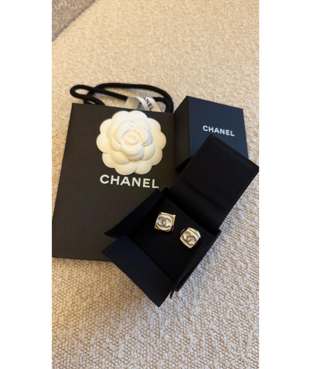 CHANEL Белые металлические серьги, фото 2