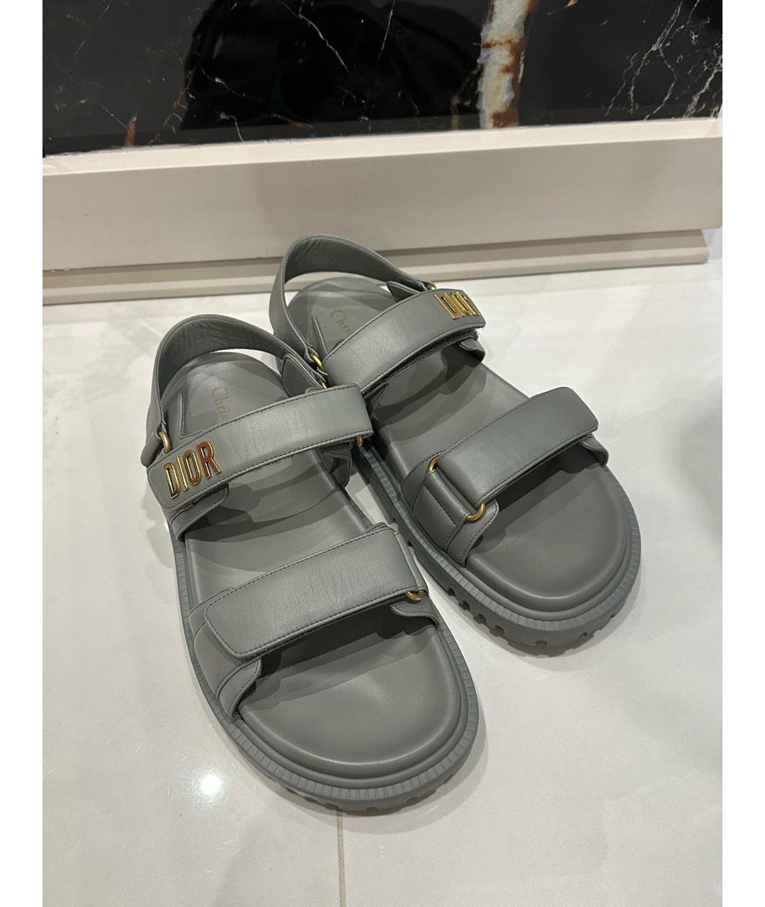 CHRISTIAN DIOR Серые кожаные сандалии, фото 2
