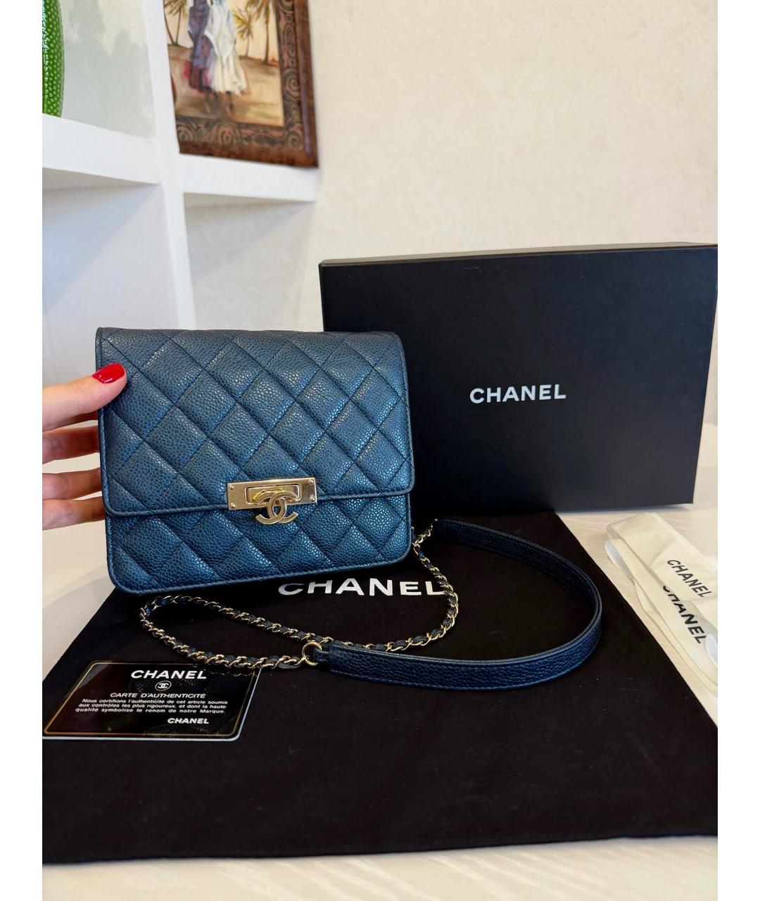 CHANEL Темно-синяя кожаная сумка через плечо, фото 2