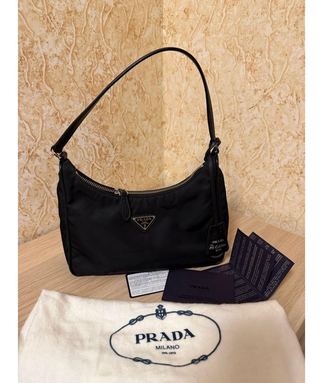 PRADA Черная нейлоновая сумка с короткими ручками, фото 4