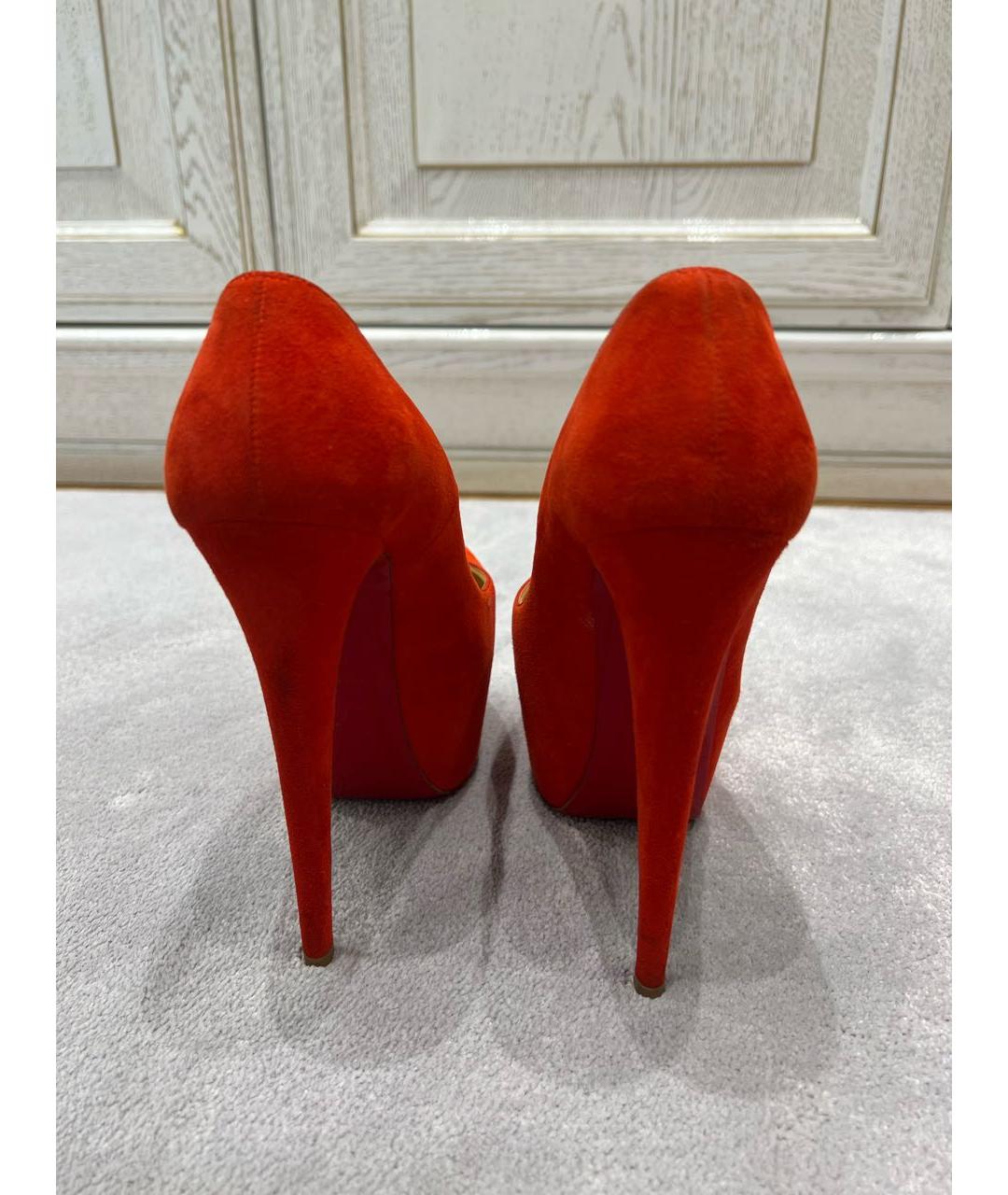 CHRISTIAN LOUBOUTIN Красные замшевые туфли, фото 4