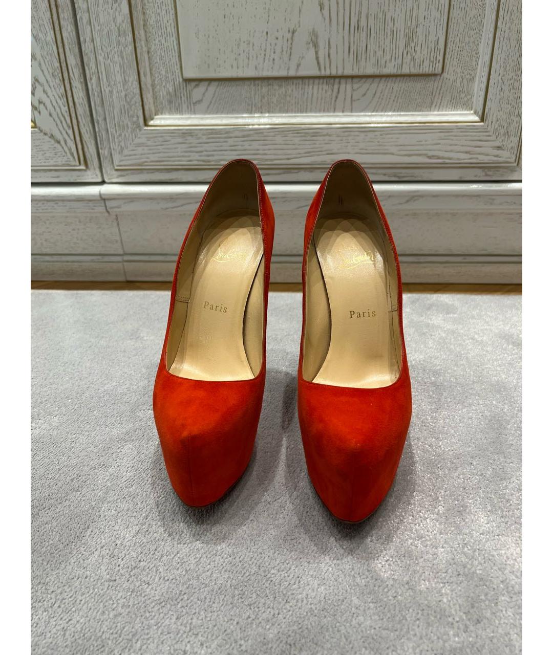 CHRISTIAN LOUBOUTIN Красные замшевые туфли, фото 2