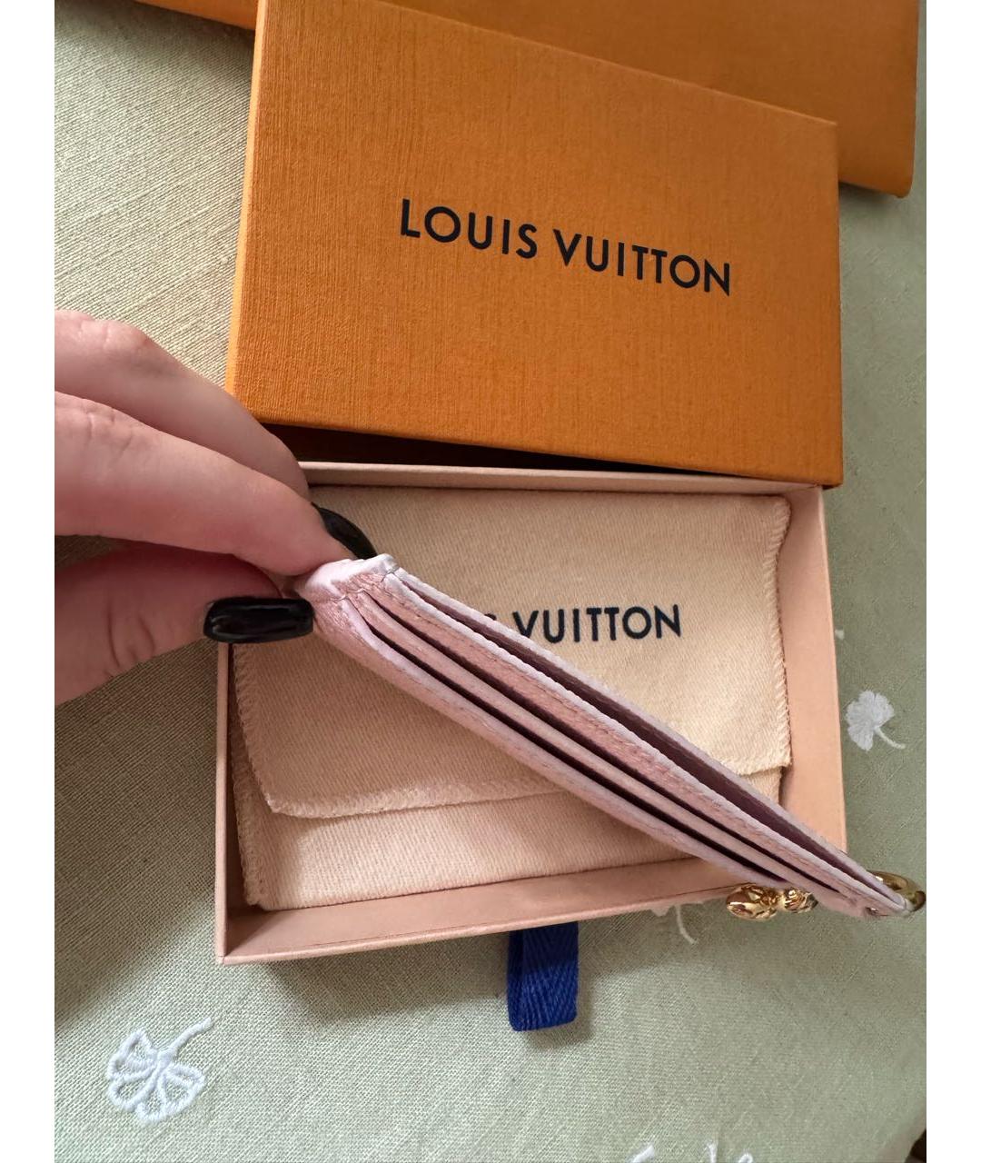 LOUIS VUITTON Розовый кожаный кардхолдер, фото 4