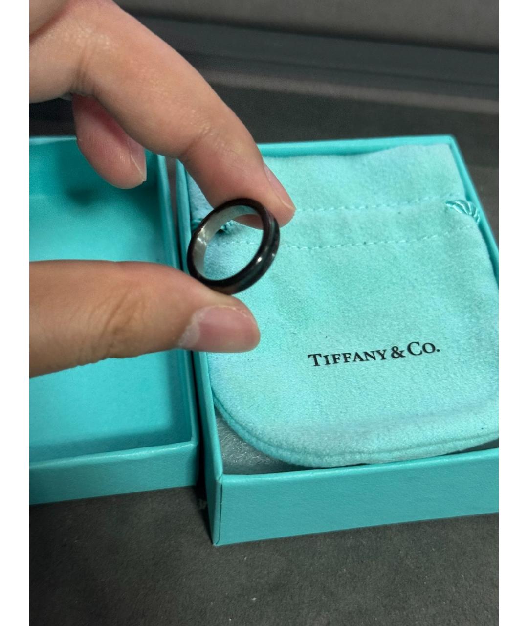 TIFFANY&CO Черное металлическое кольцо, фото 4
