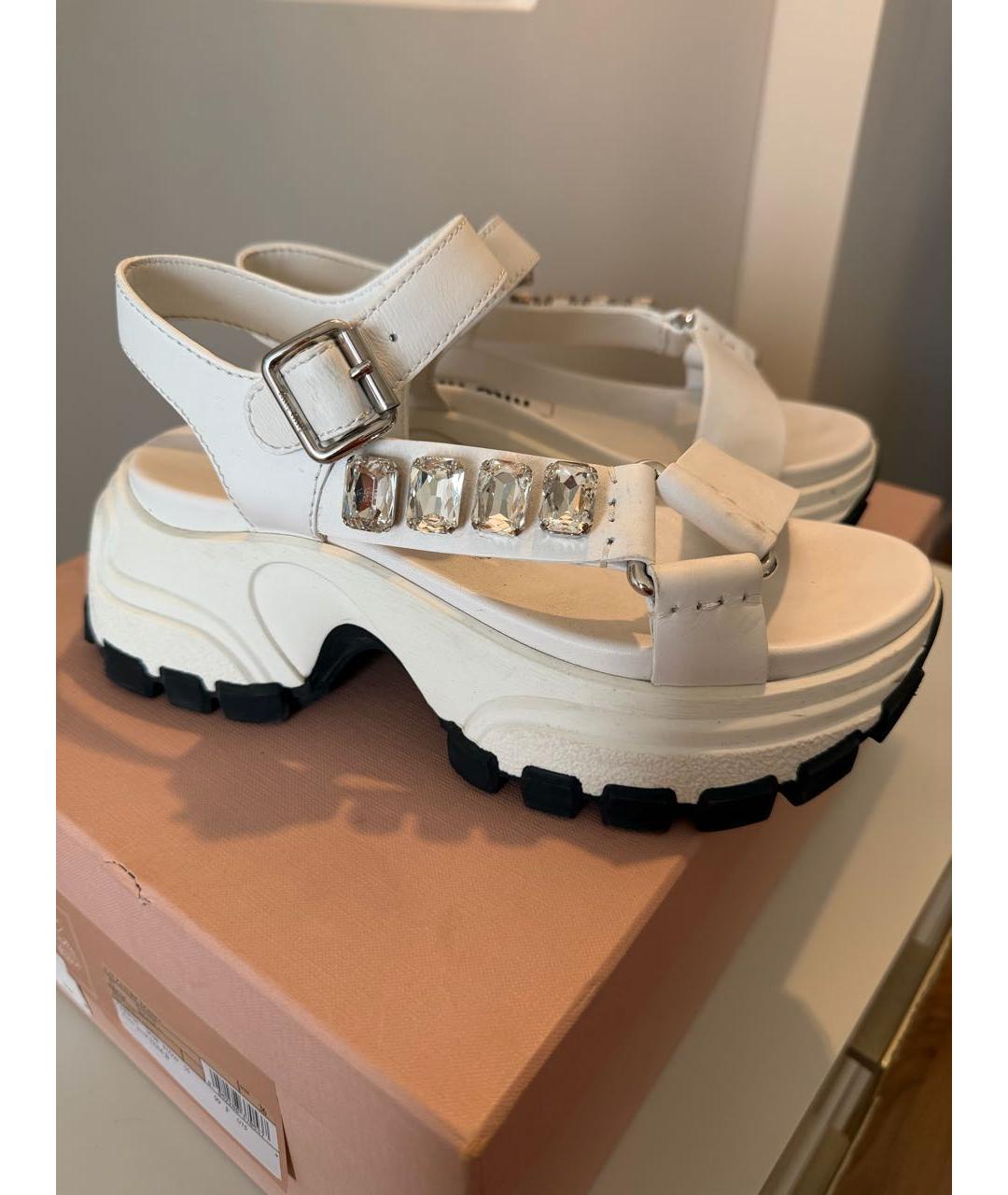 MIU MIU Белые кожаные босоножки, фото 5
