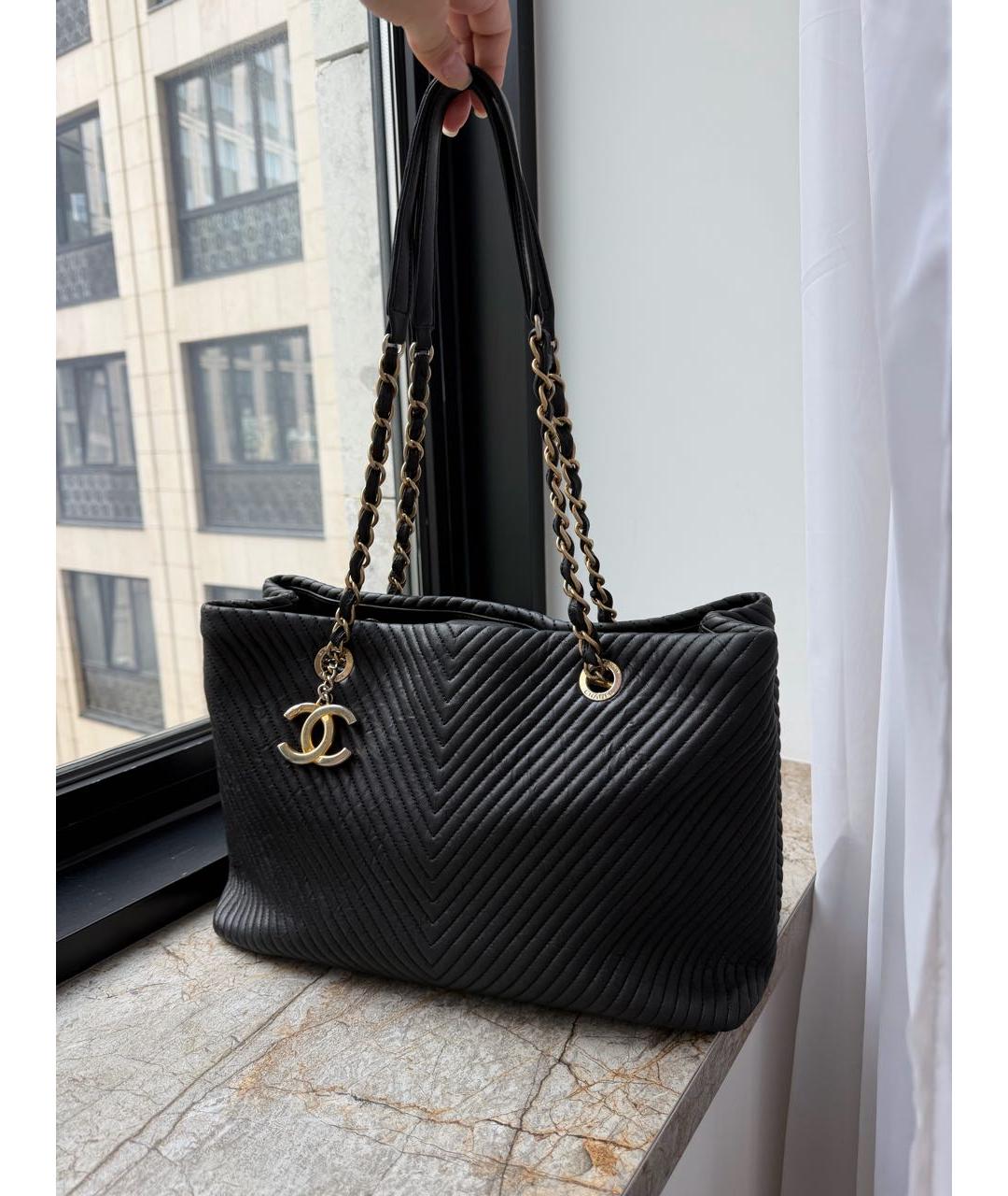 CHANEL Черная кожаная сумка тоут, фото 2
