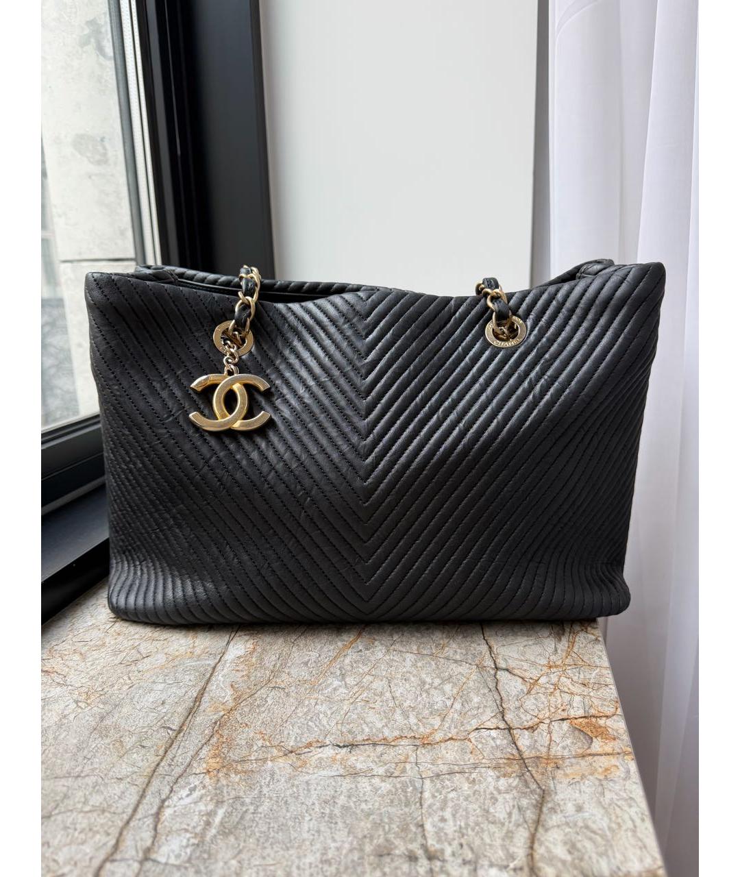 CHANEL Черная кожаная сумка тоут, фото 8