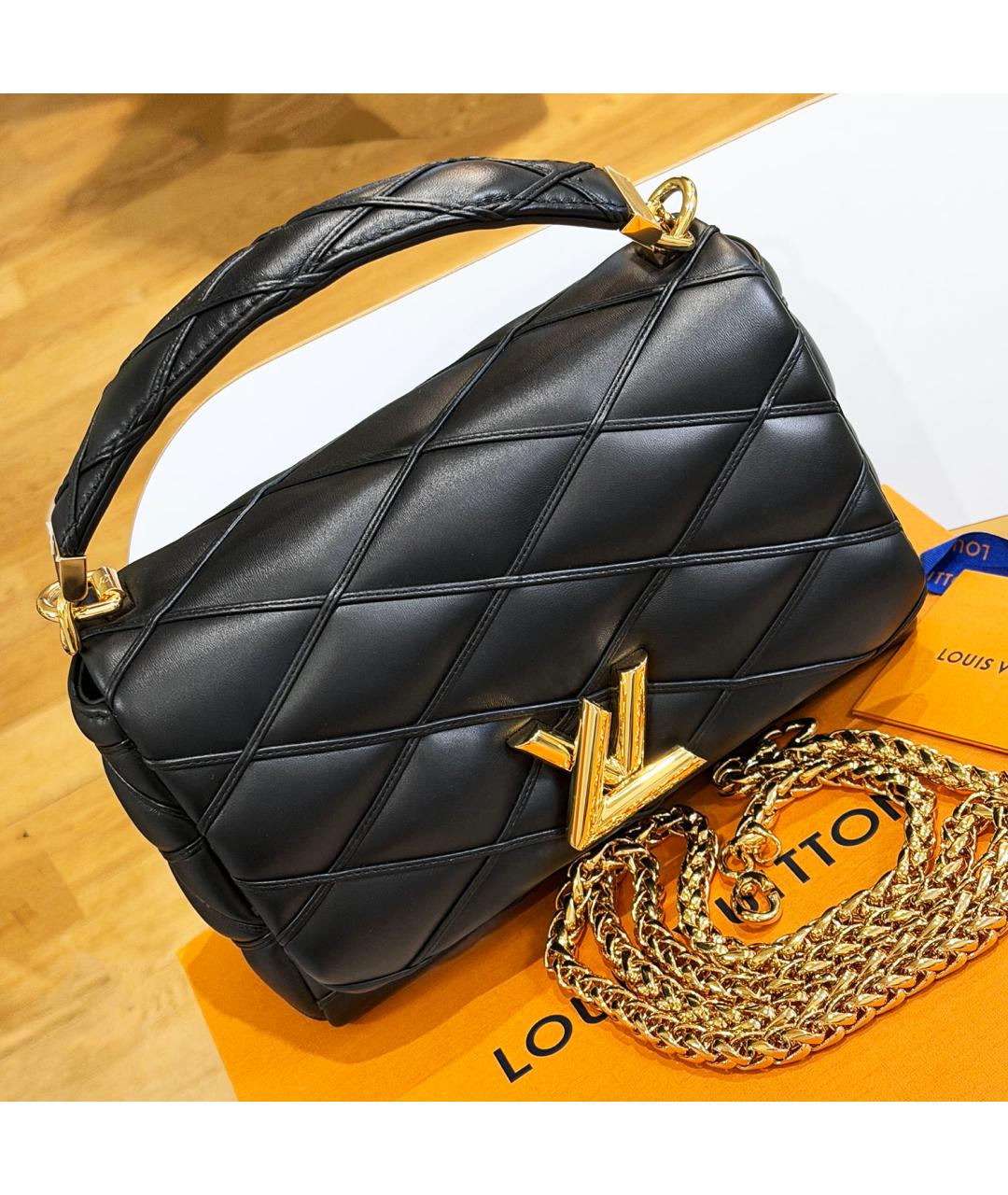 LOUIS VUITTON Черная кожаная сумка с короткими ручками, фото 2