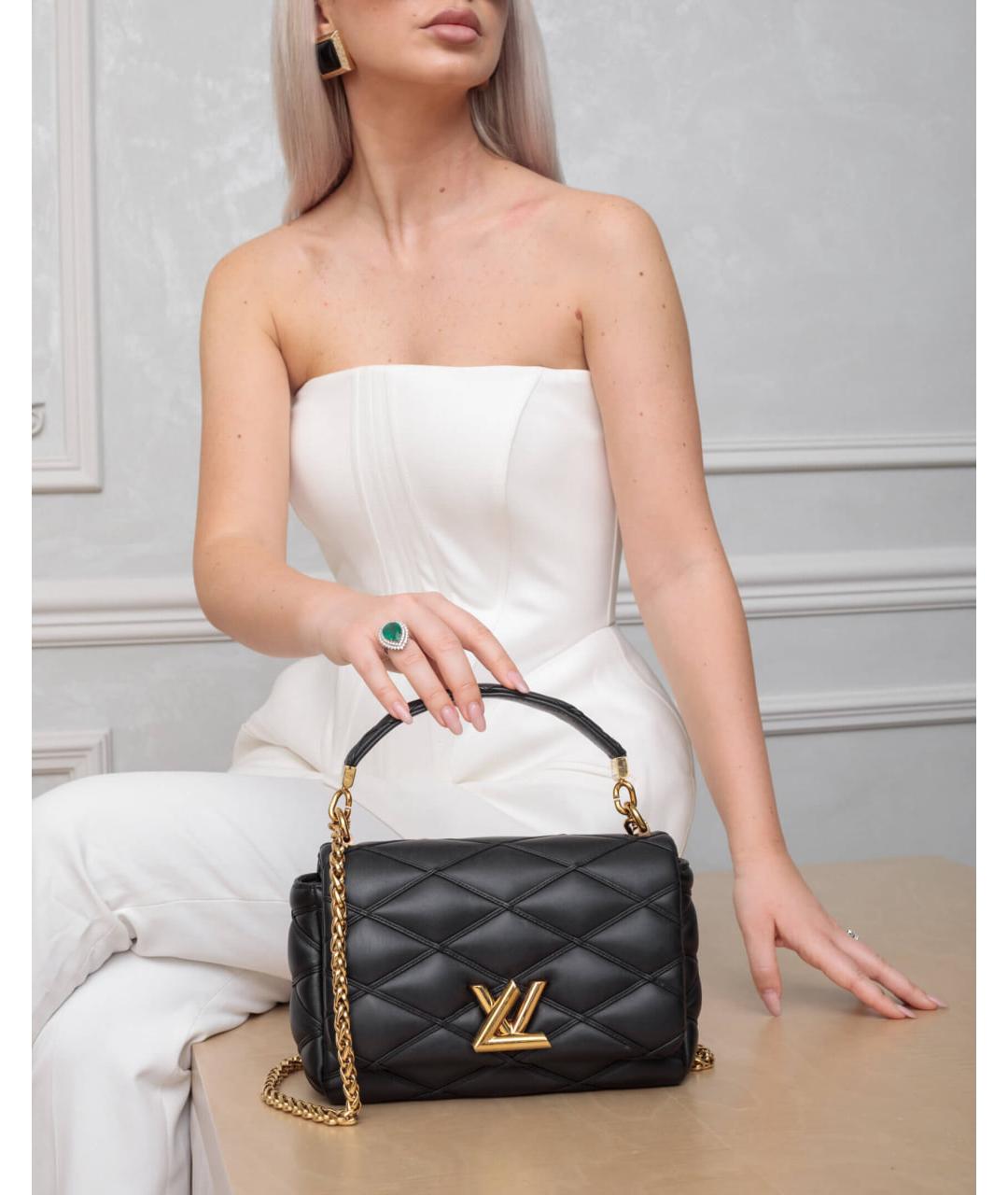 LOUIS VUITTON Черная кожаная сумка с короткими ручками, фото 3