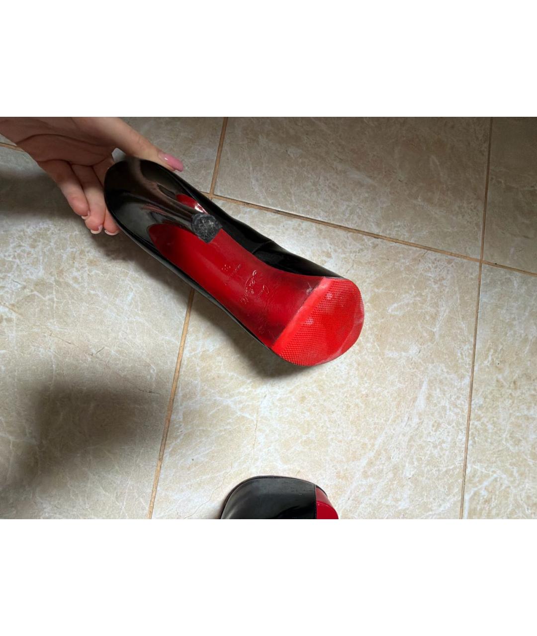 CHRISTIAN LOUBOUTIN Черные туфли из лакированной кожи, фото 5