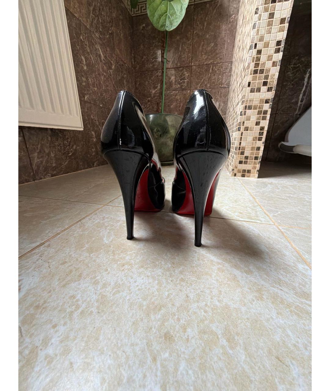 CHRISTIAN LOUBOUTIN Черные туфли из лакированной кожи, фото 4