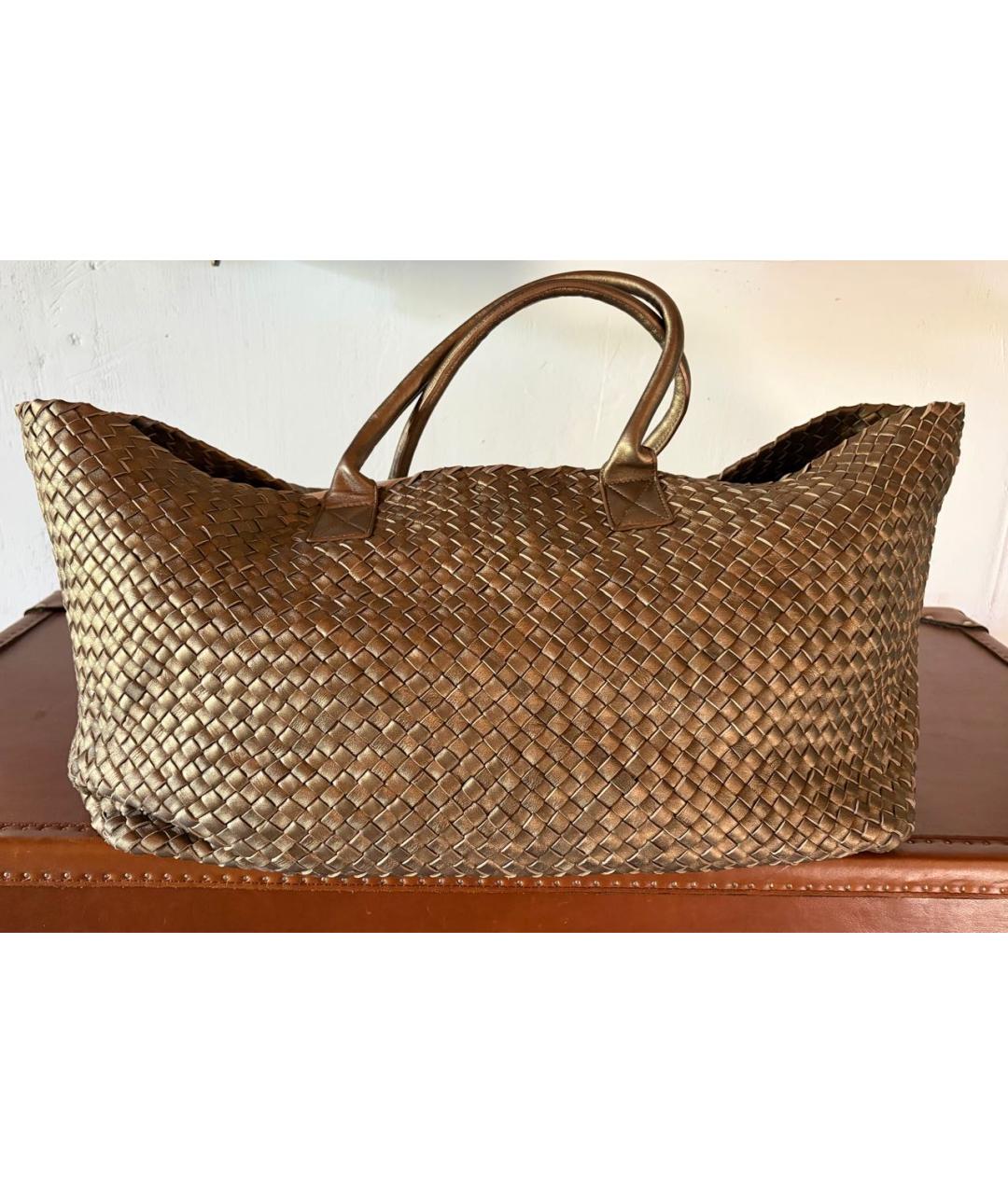 BOTTEGA VENETA Золотая кожаная сумка тоут, фото 2