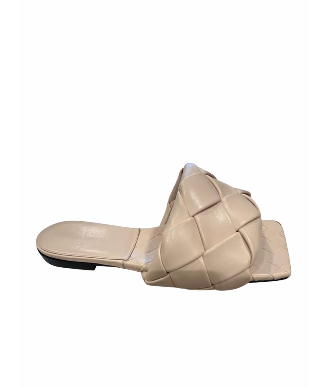 BOTTEGA VENETA Бежевые кожаные шлепанцы, фото 1