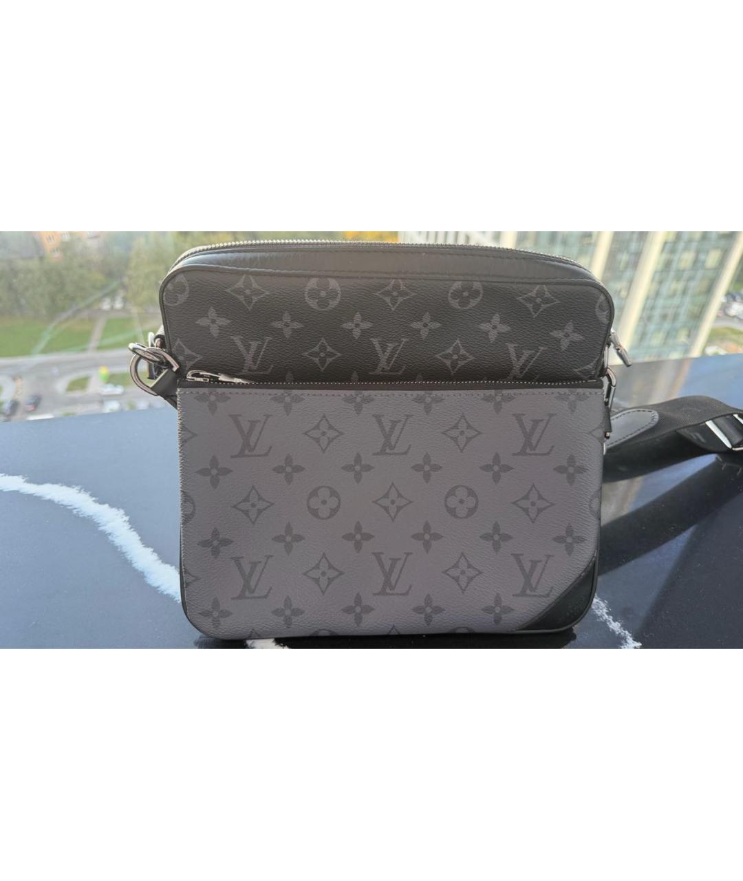 LOUIS VUITTON Антрацитовая сумка на плечо из канвы, фото 4
