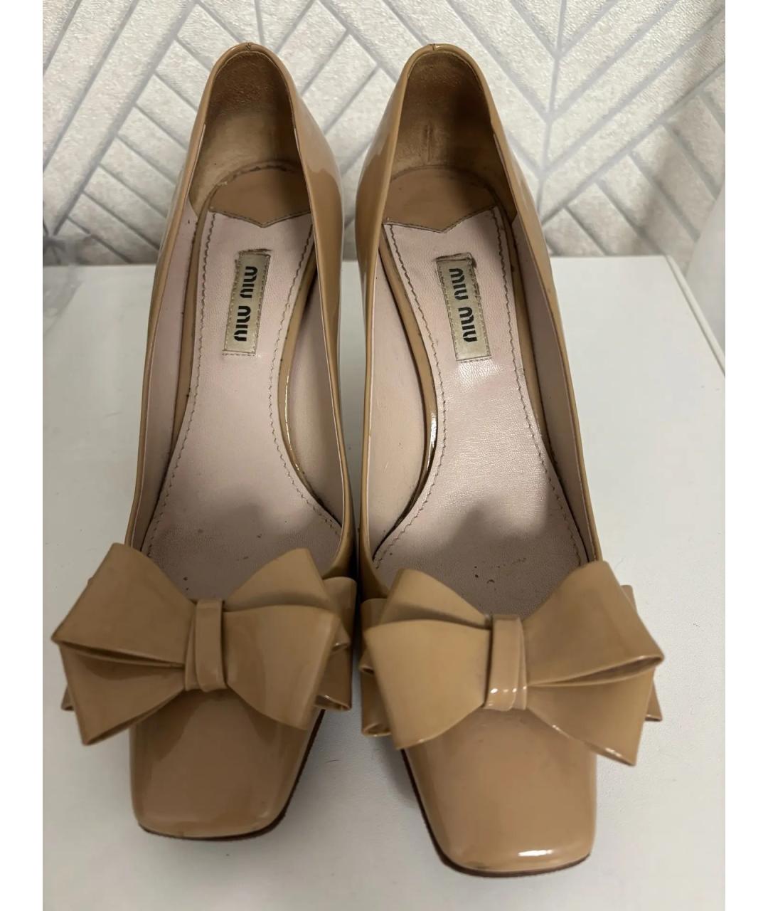 MIU MIU Бежевые кожаные туфли, фото 2