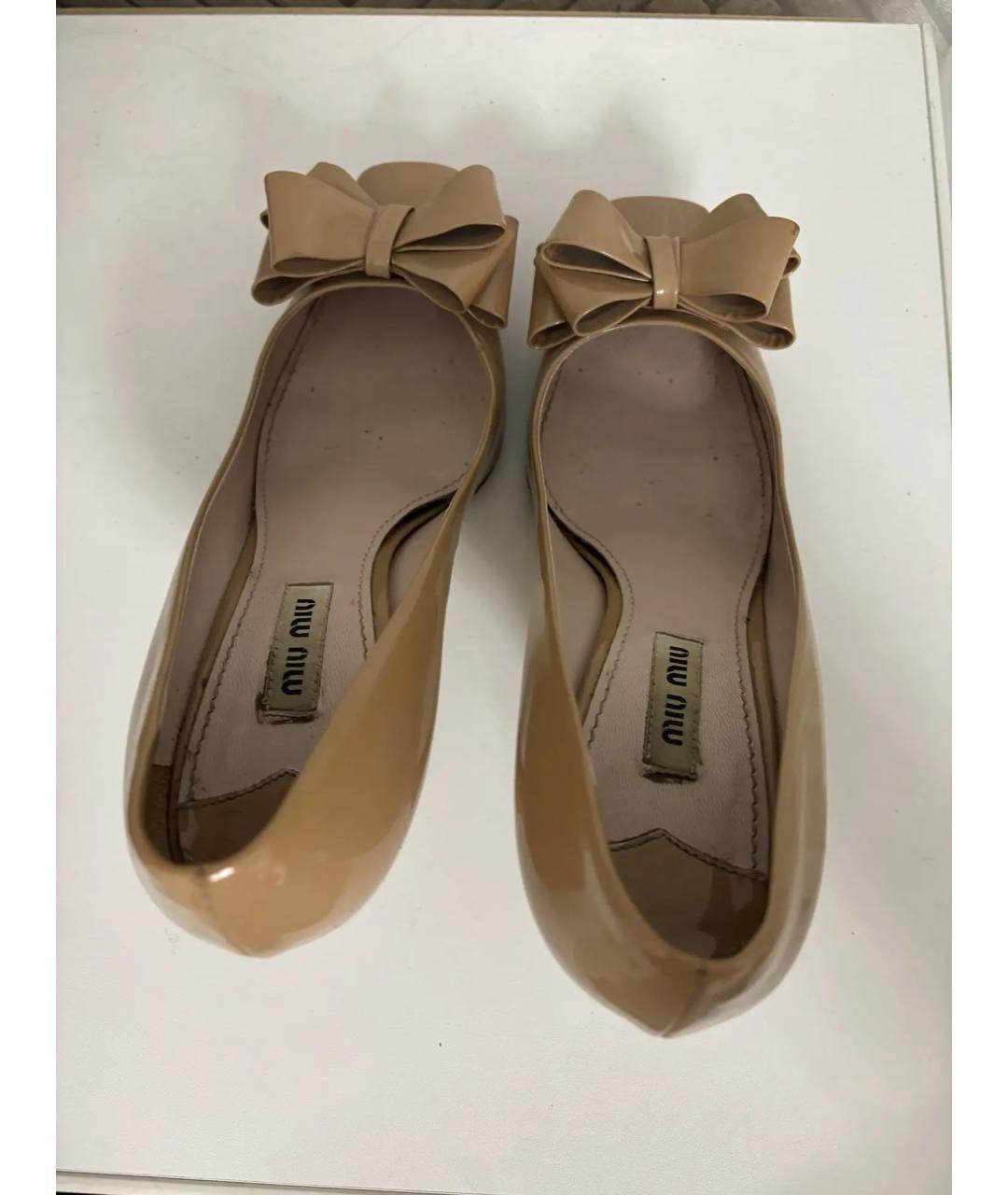 MIU MIU Бежевые кожаные туфли, фото 3