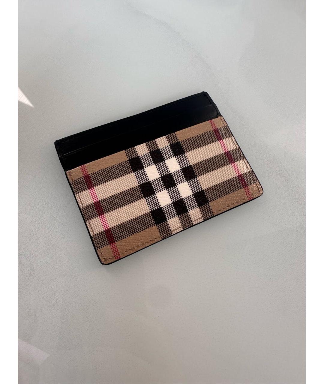 BURBERRY Бежевый кожаный кардхолдер, фото 3