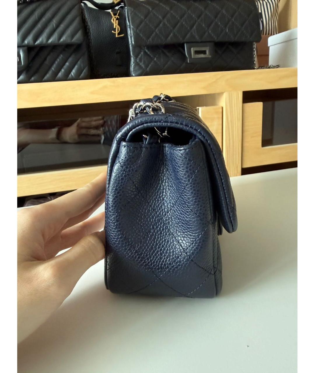 CHANEL Темно-синяя кожаная сумка через плечо, фото 5