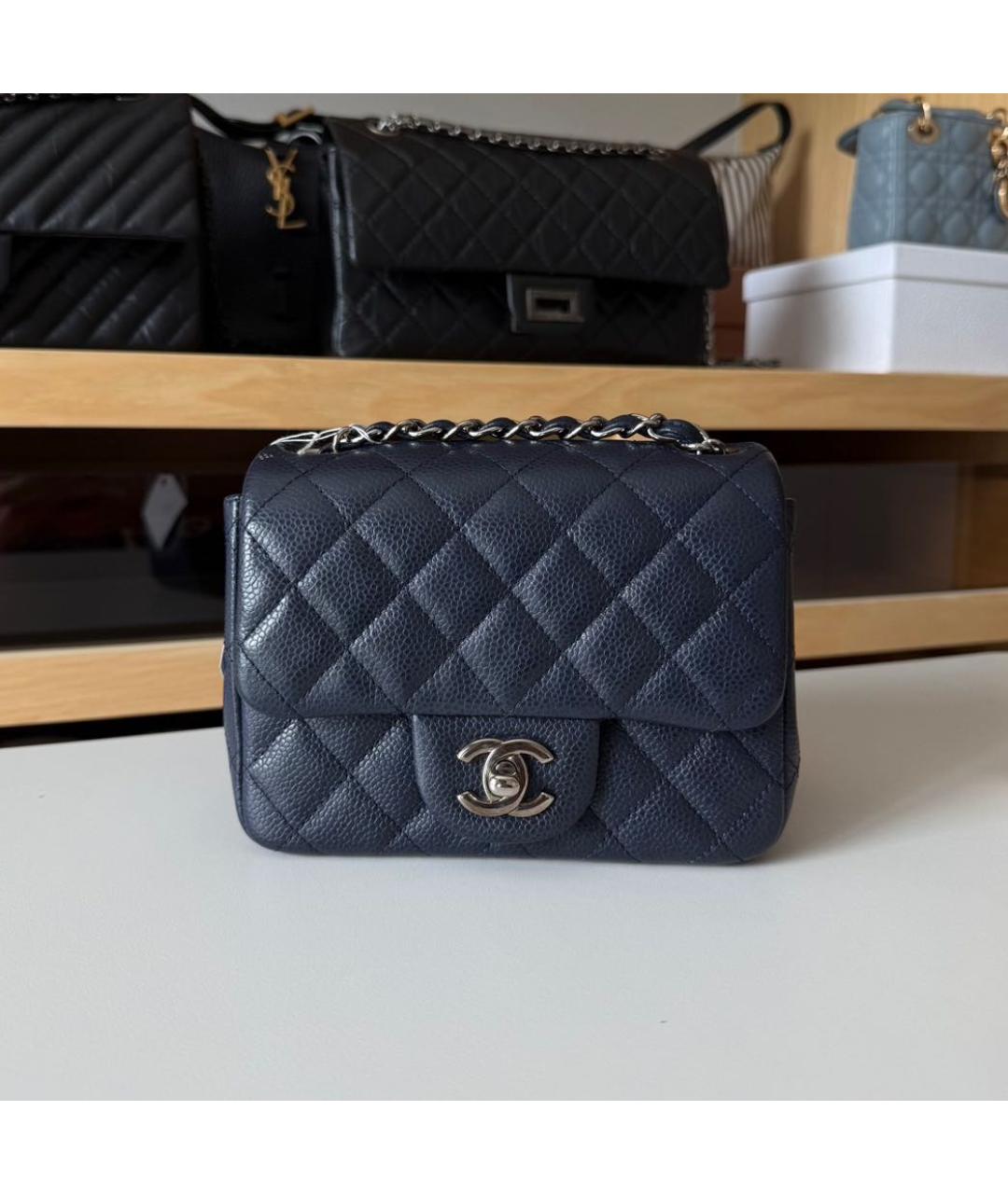 CHANEL Темно-синяя кожаная сумка через плечо, фото 2