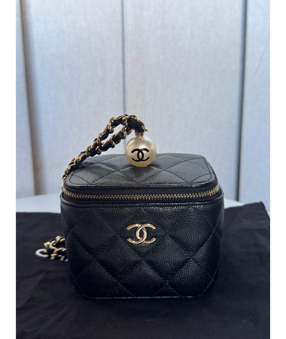 CHANEL Черная кожаная сумка с короткими ручками, фото 2