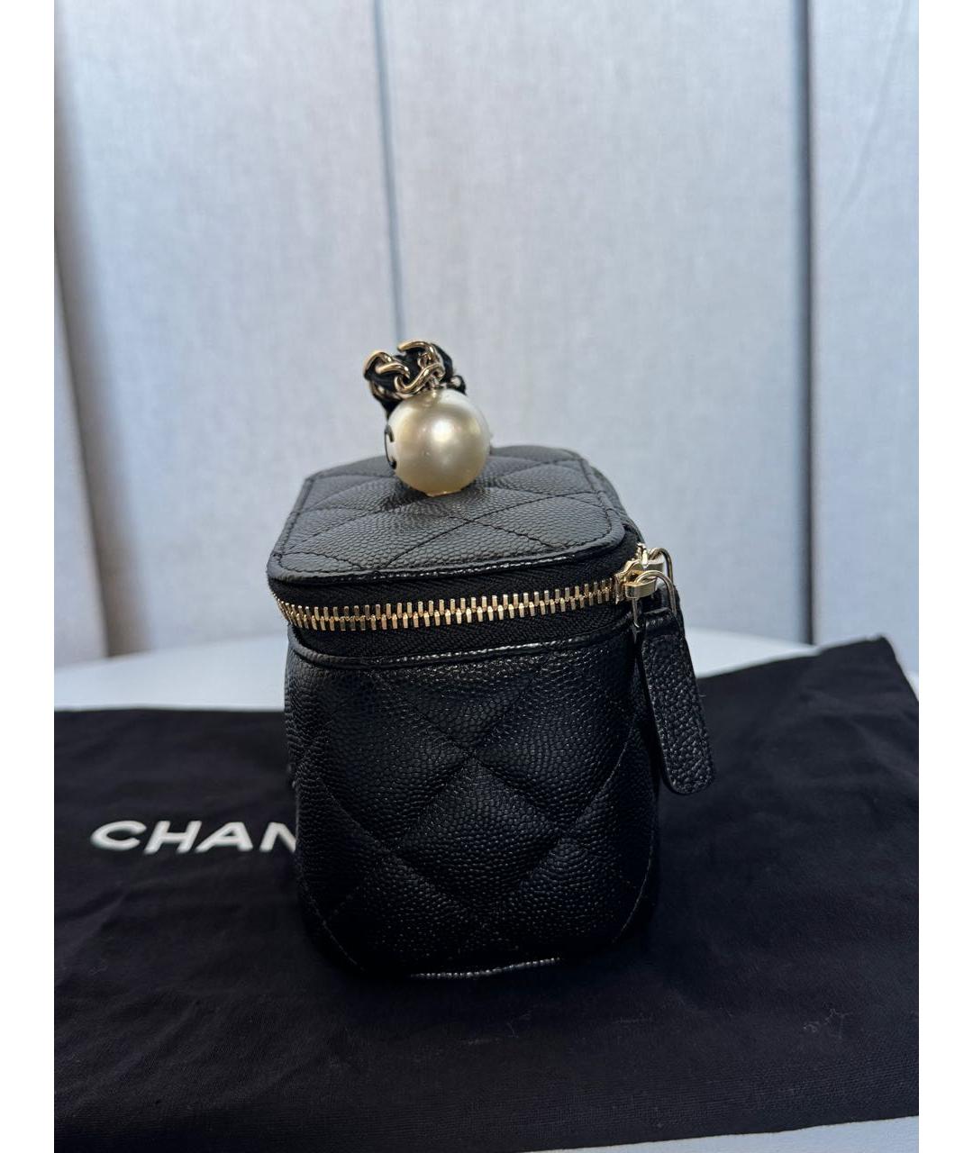 CHANEL Черная кожаная сумка с короткими ручками, фото 6