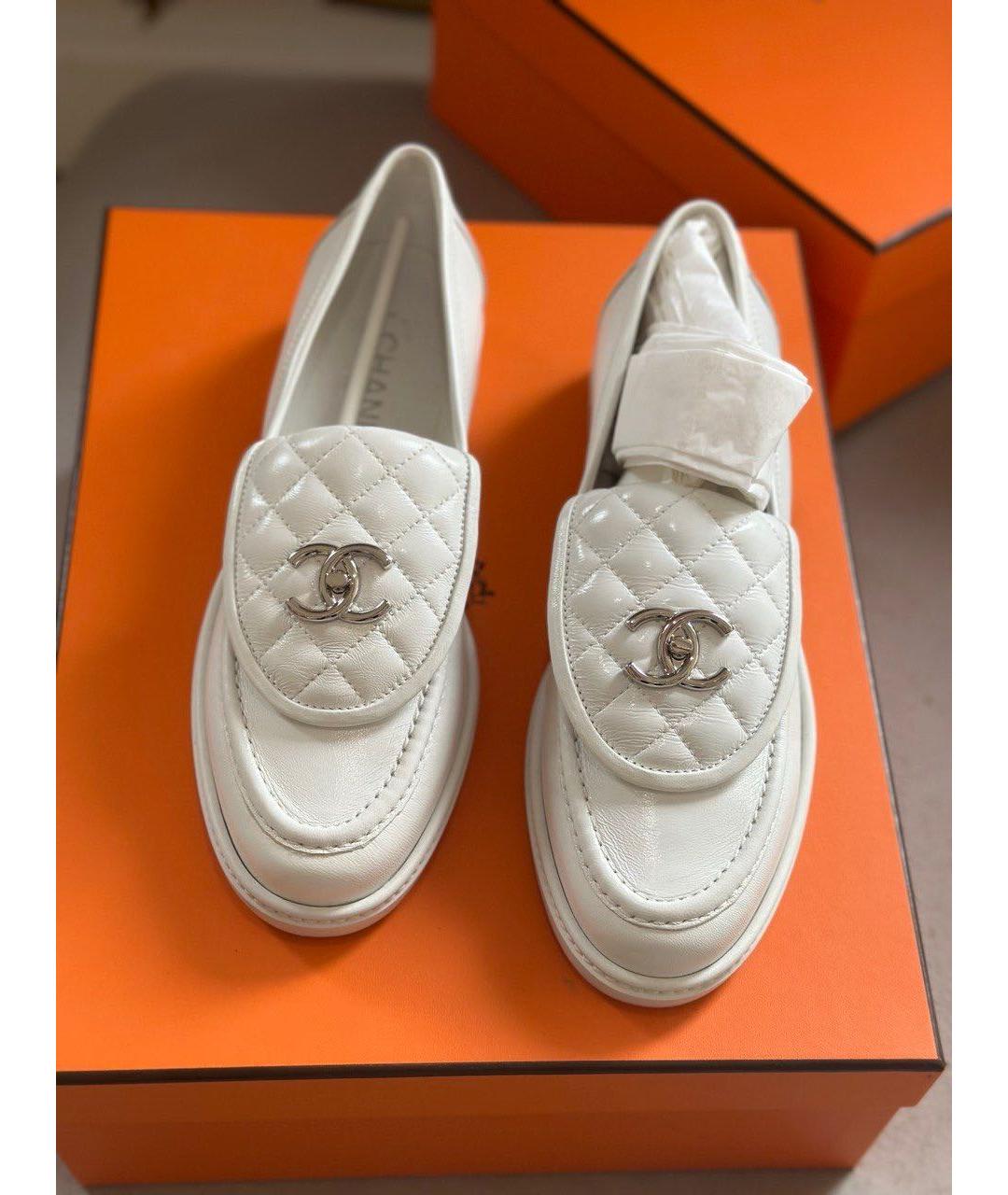 CHANEL Белые кожаные лоферы, фото 2