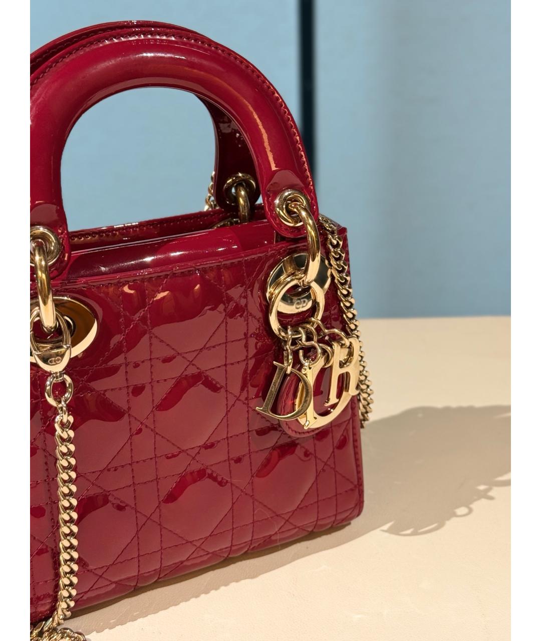 CHRISTIAN DIOR Красная сумка тоут из лакированной кожи, фото 4