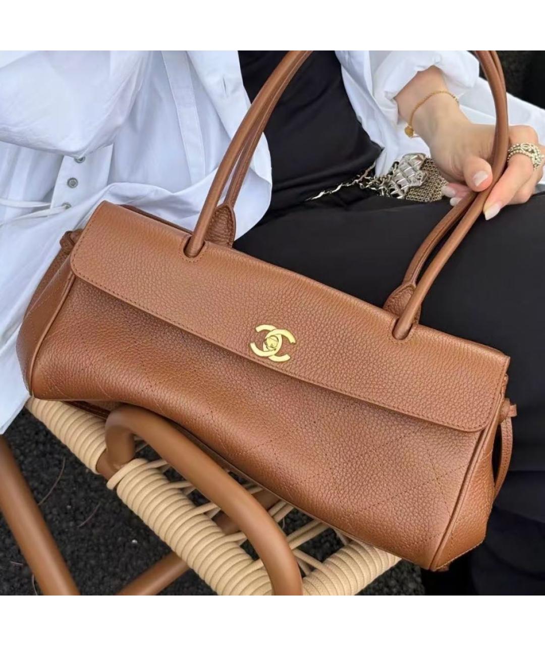 CHANEL Коричневая кожаная сумка через плечо, фото 5