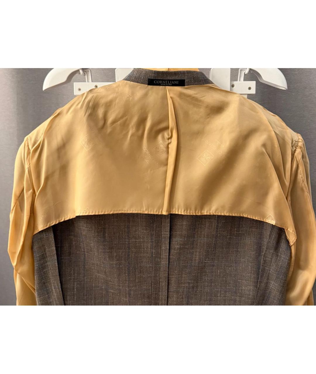 CORNELIANI Бежевый классический костюм, фото 2