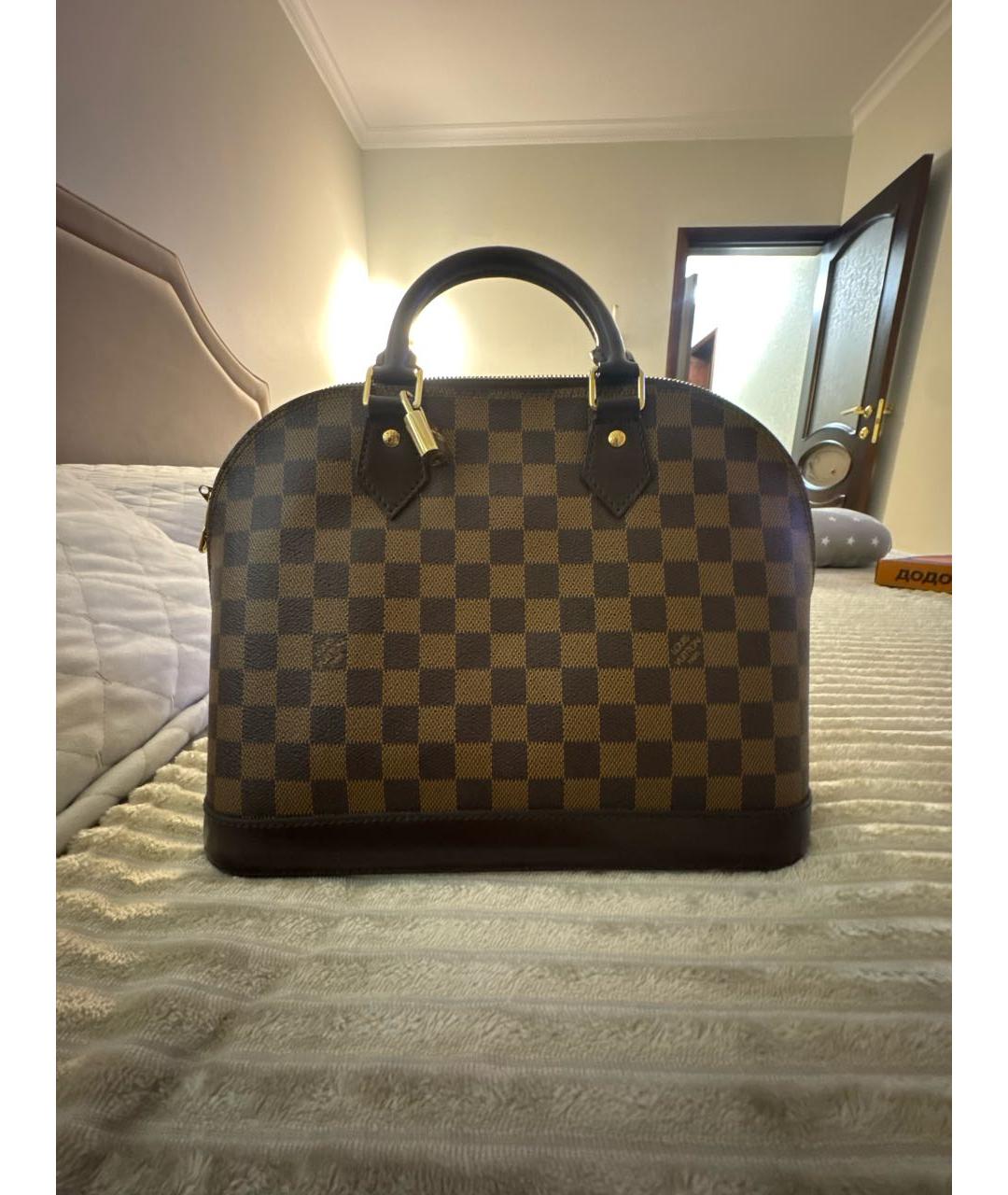 LOUIS VUITTON Коричневая сумка с короткими ручками из канвы, фото 3