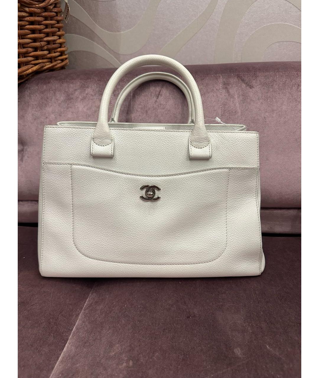 CHANEL Белая кожаная сумка тоут, фото 7