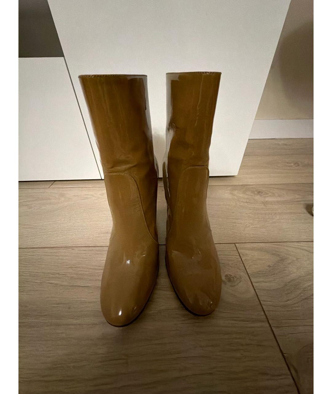 GIANVITO ROSSI Бежевые полусапоги из лакированной кожи, фото 2