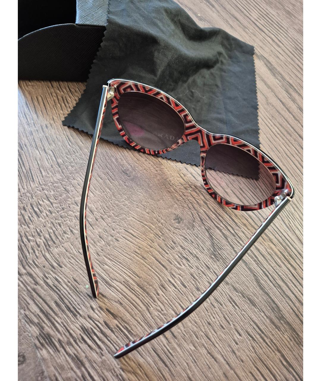 PRADA Черные пластиковые солнцезащитные очки, фото 3
